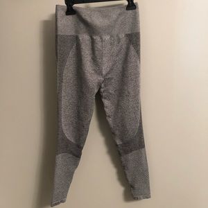 Fabletics High-waist Seamless Mesh Legging: Size S
